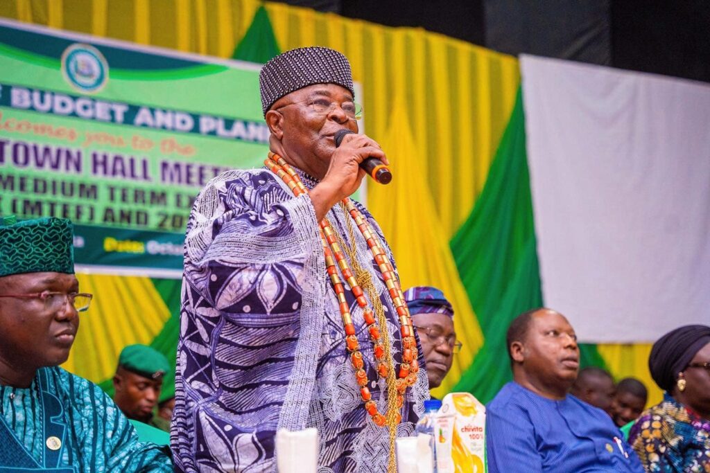 Alake Hall Ogun SSG Dozes Off At Town Hall Meeting On Budget | SocietyNow